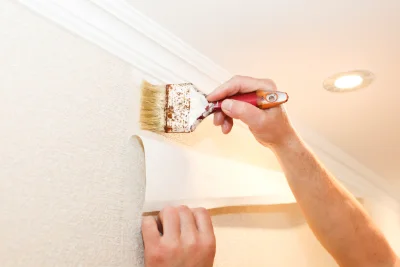 Pose de papier peint à Vaour — revêtements muraux et toiles de verre